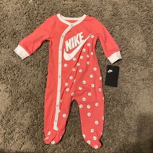 Infant Girls Nike Onesie Size 6MO